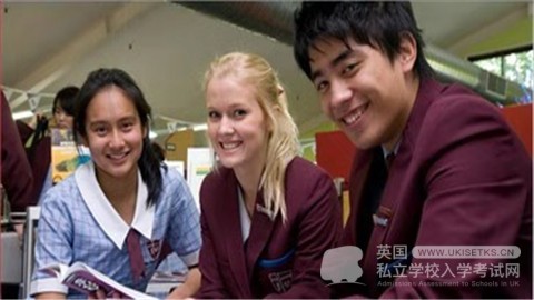 疫情影响下多所英国大学延迟21年毕业典礼