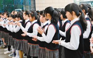 UKiset考试：多个中学禁止穿裙装校服