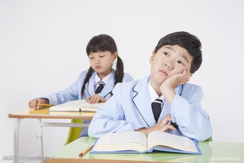 UKiset作文范文思路：科学与世界难题