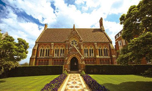 英国私立学校为什么会区分男校女校？